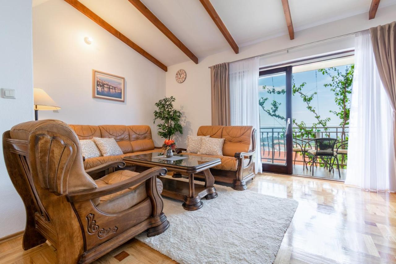 Apartment Iva With Sea View Makarská Exteriér fotografie